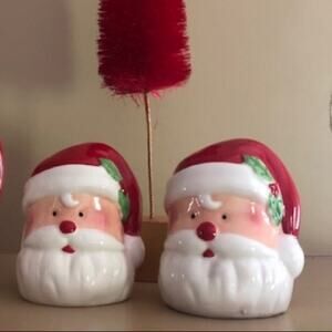 Vintage Christmas Holiday Santa Salt & Pepper Shakers Set